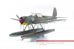 Arado-Ar-196A-3-Tirpitz-1-32-Revell-02